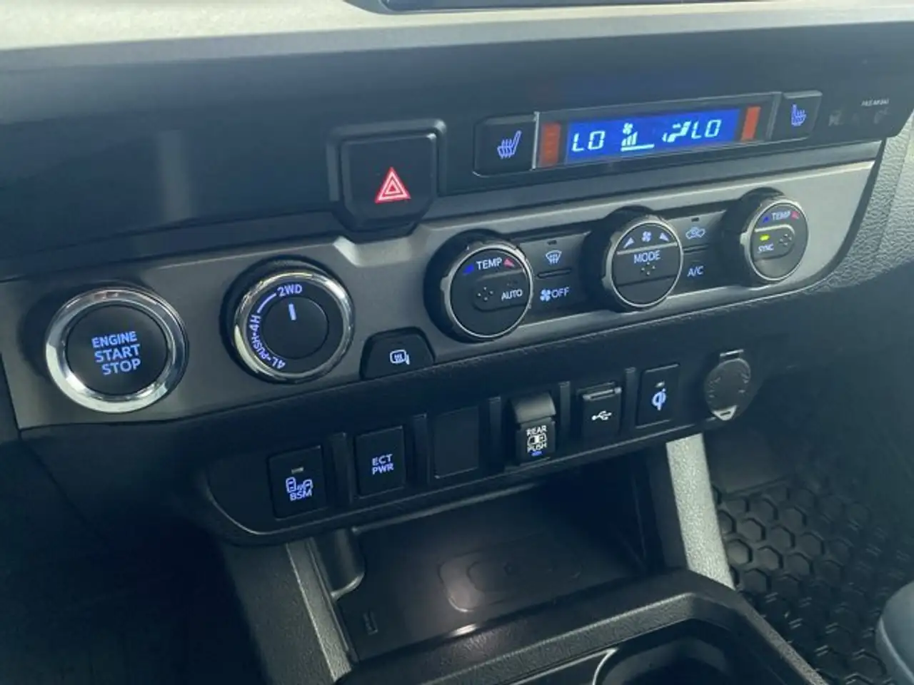 Toyota Tacoma photo Toyota Tacoma