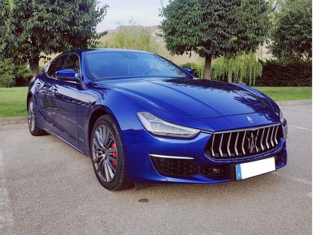 Imagine Maserati Ghibli Ghibli Diesel GranLusso