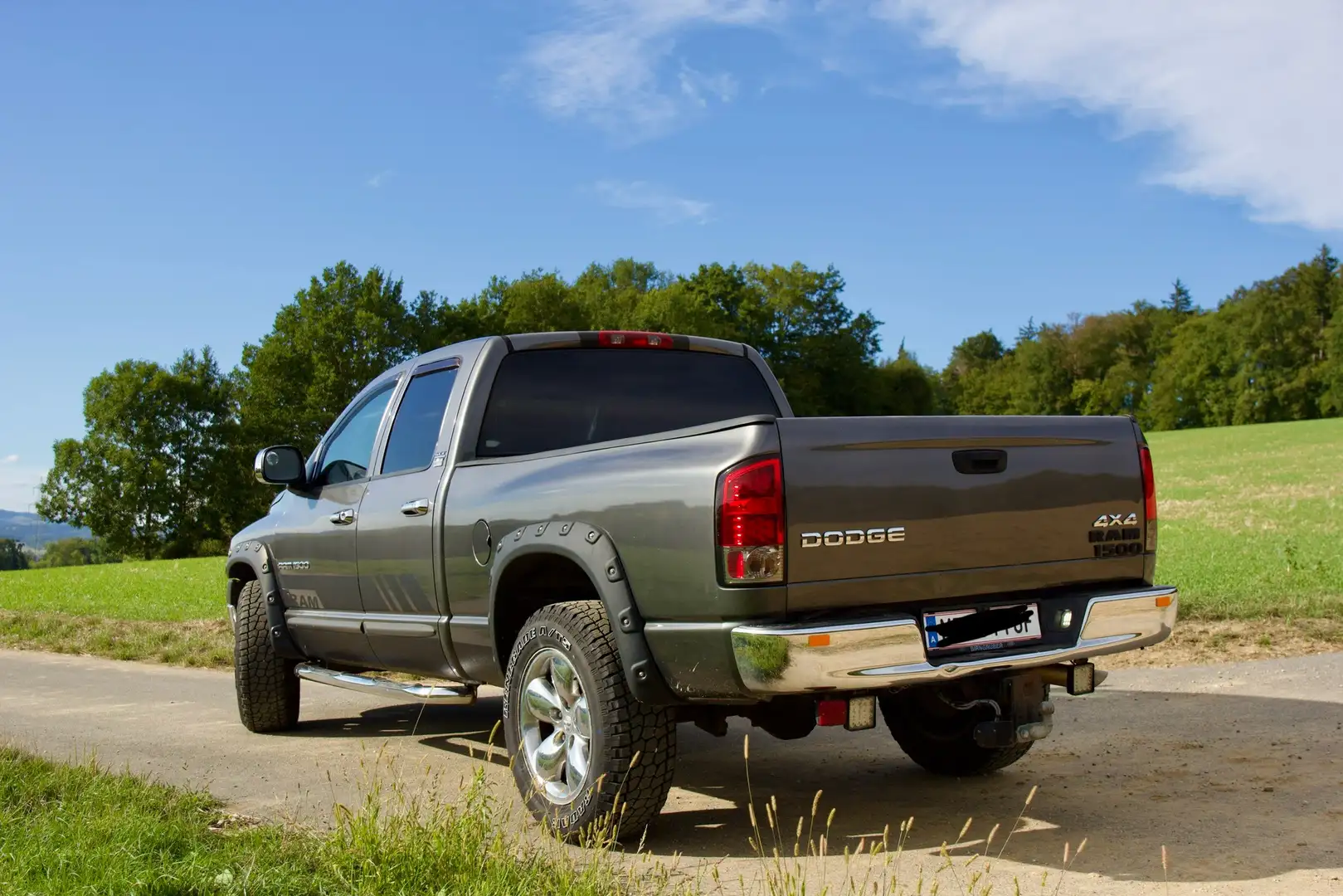 Dodge RAM 1500 4x4 Crew Cab 5.9l V8 Grau - 2