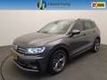 Volkswagen Tiguan 1.4 TSI 150pk DSG/AUT R-Line Wegklapbare trekhaak, Gris - thumbnail 1