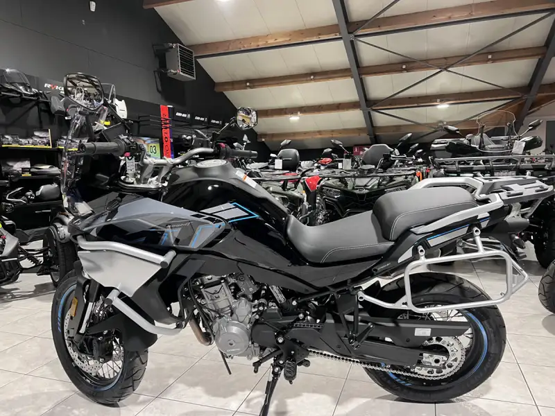 CFMOTO 800 MT - foto 4