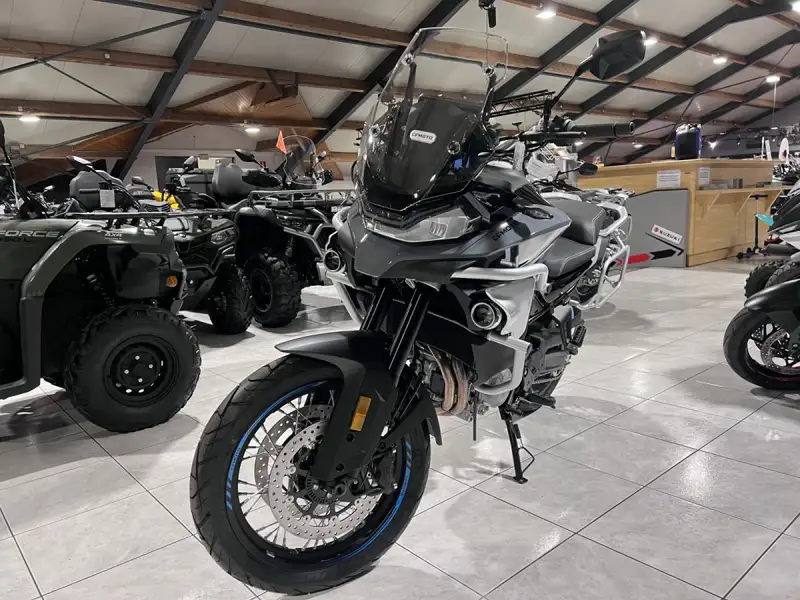 CFMOTO 800 MT - foto 2