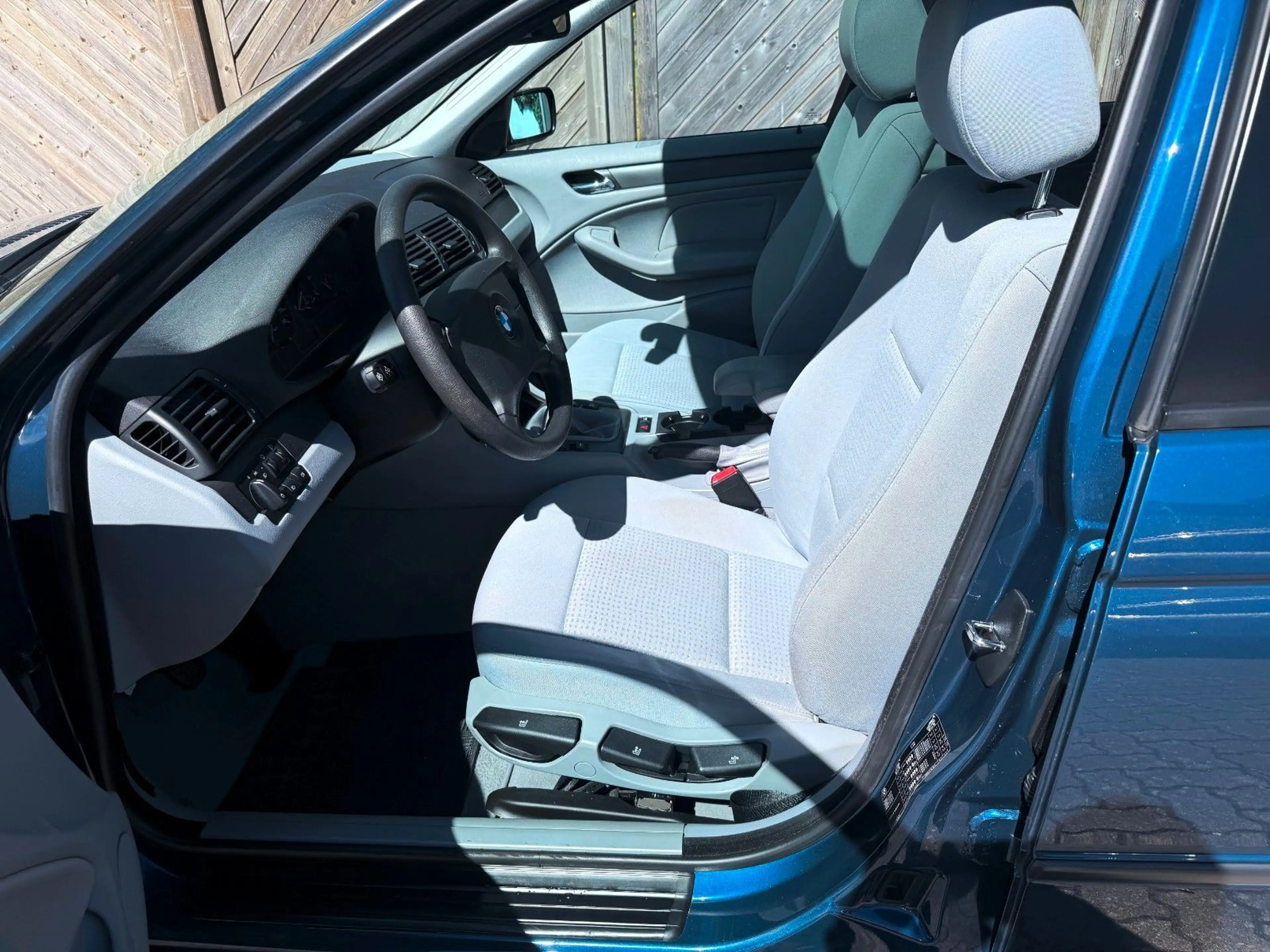 BMW 316 i touring Edition Sport — photo 7