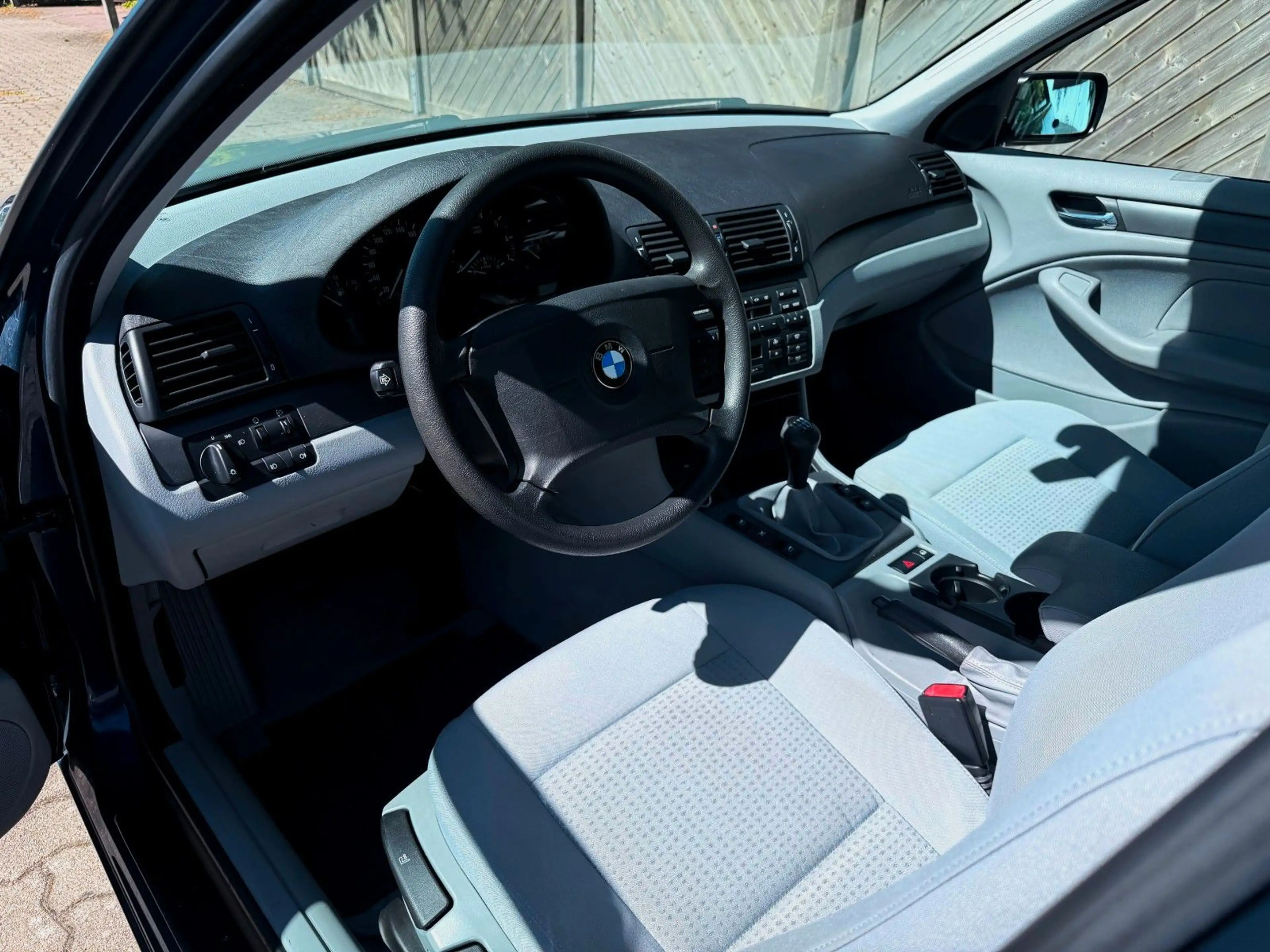 BMW 316 i touring Edition Sport — photo 6