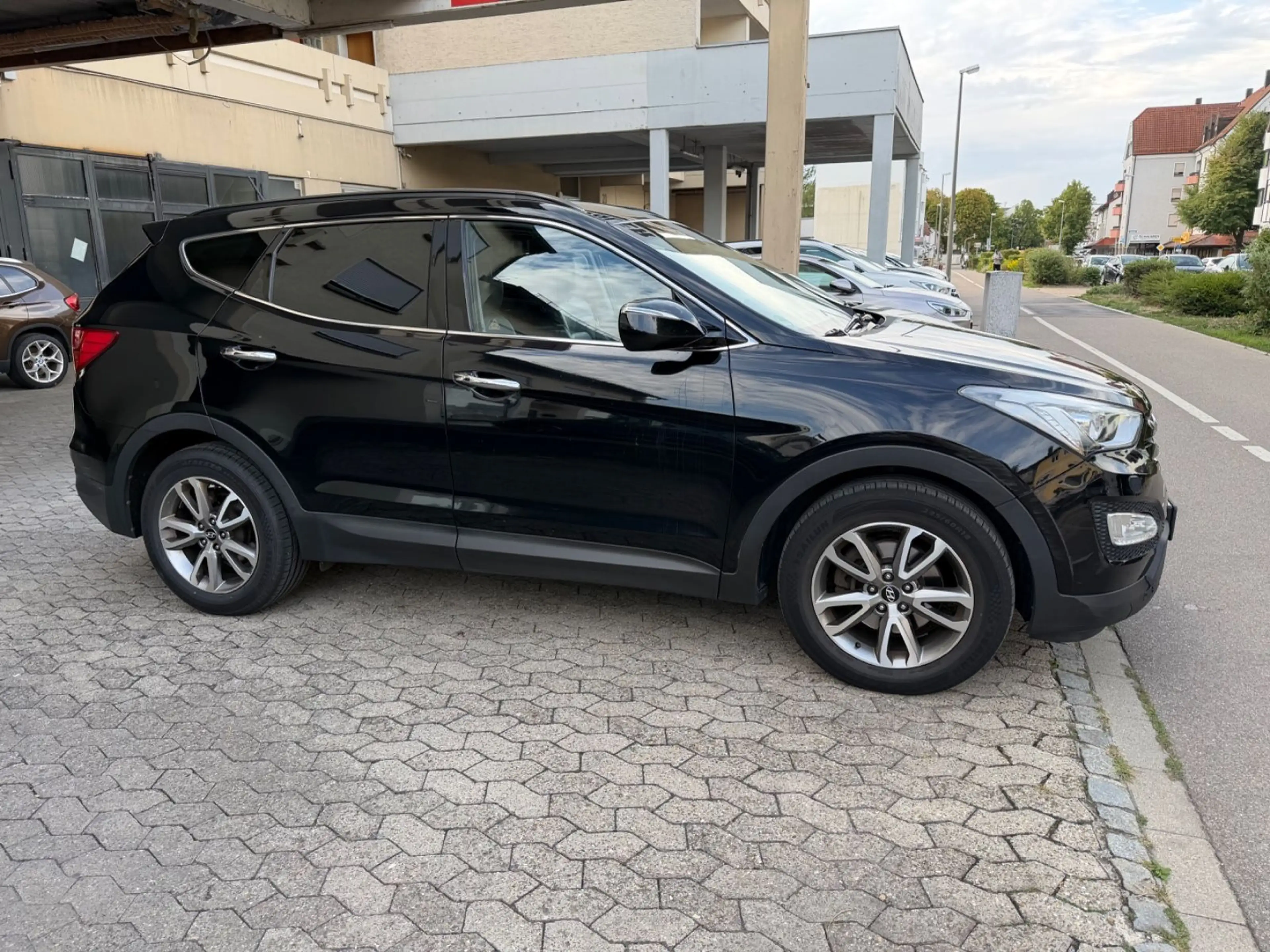 Hyundai SANTA FE Premium 4WD — photo 4