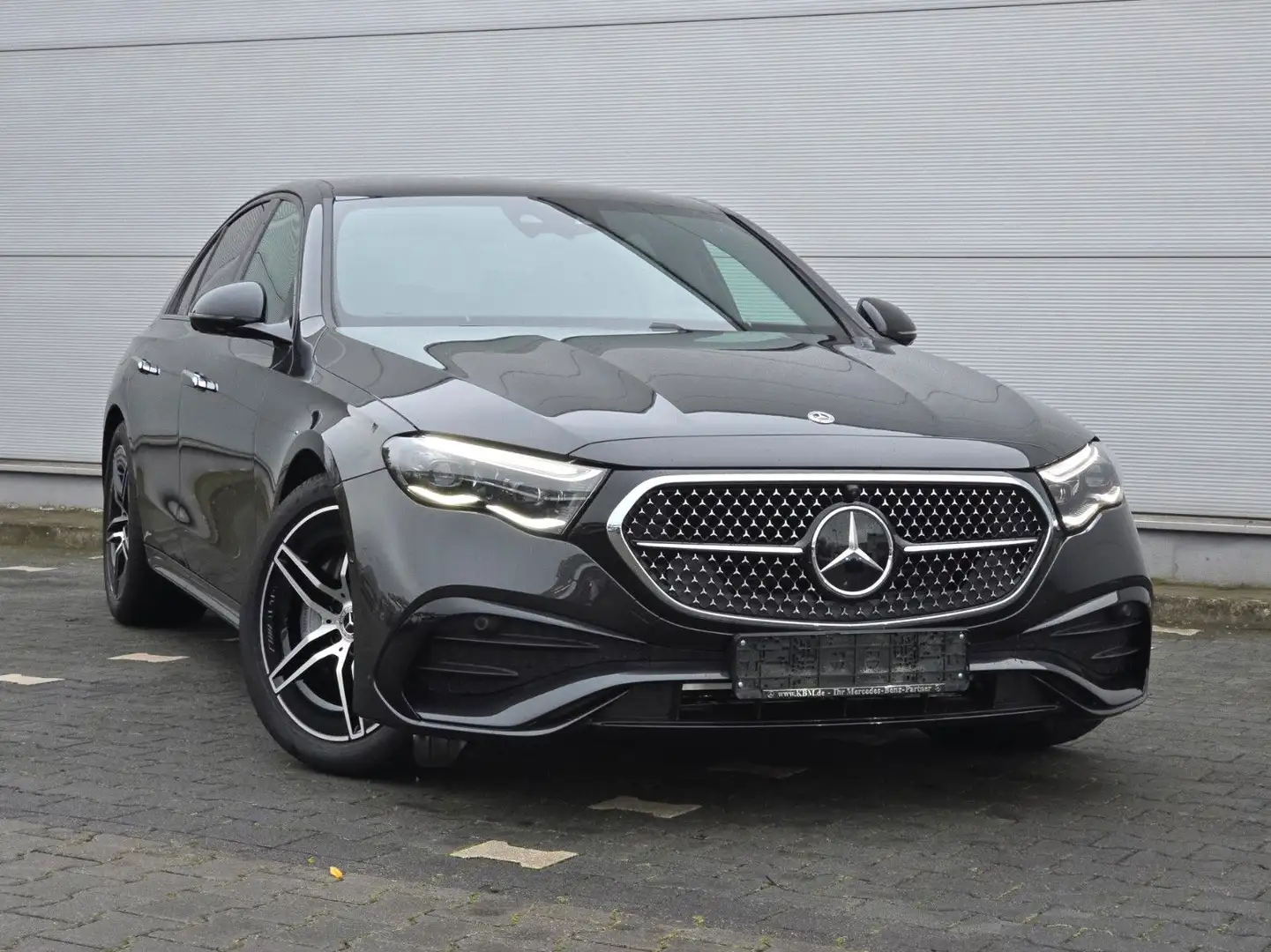 Mercedes-Benz E 220 d 4Matic AMG Line (360 Kam/Burmester/Pano) Grau - 1