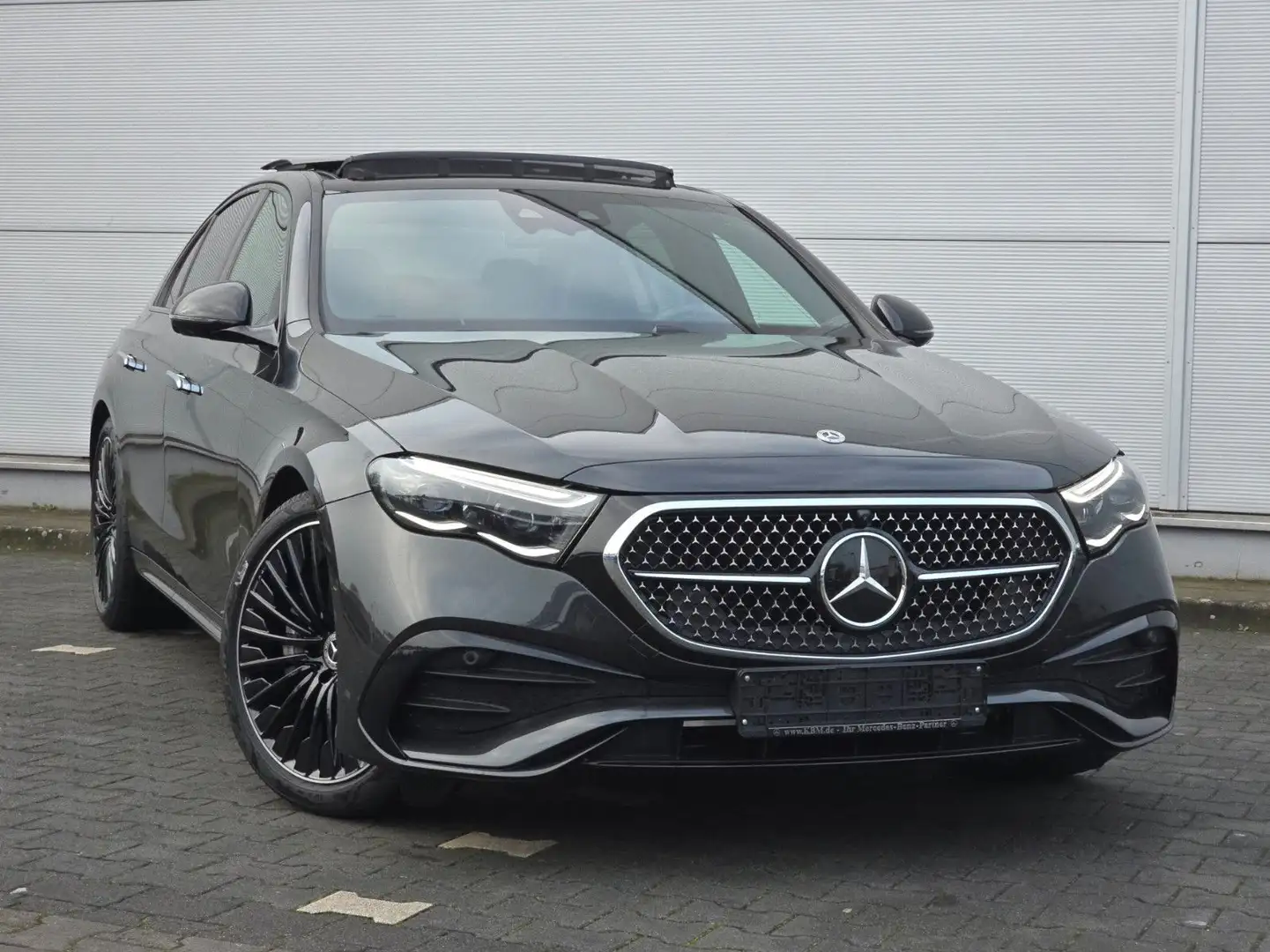 Mercedes-Benz E 220 d 4Matic AMG Line (360 Kam/Burmester/Pano) Grau - 1