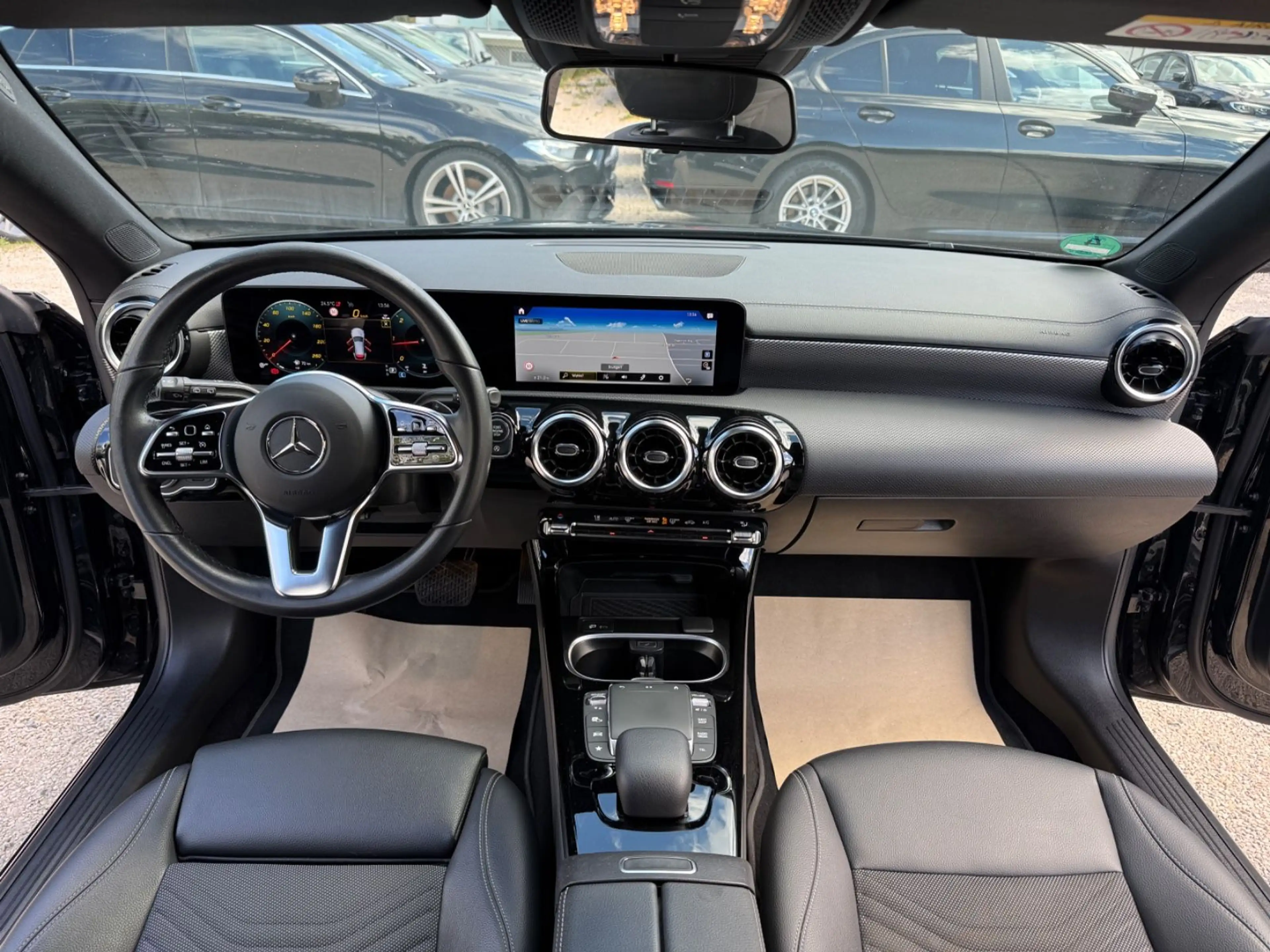 Mercedes-Benz CLA 200 CLA200d SB Night Kamera AHK Leder Widescreen — photo 10