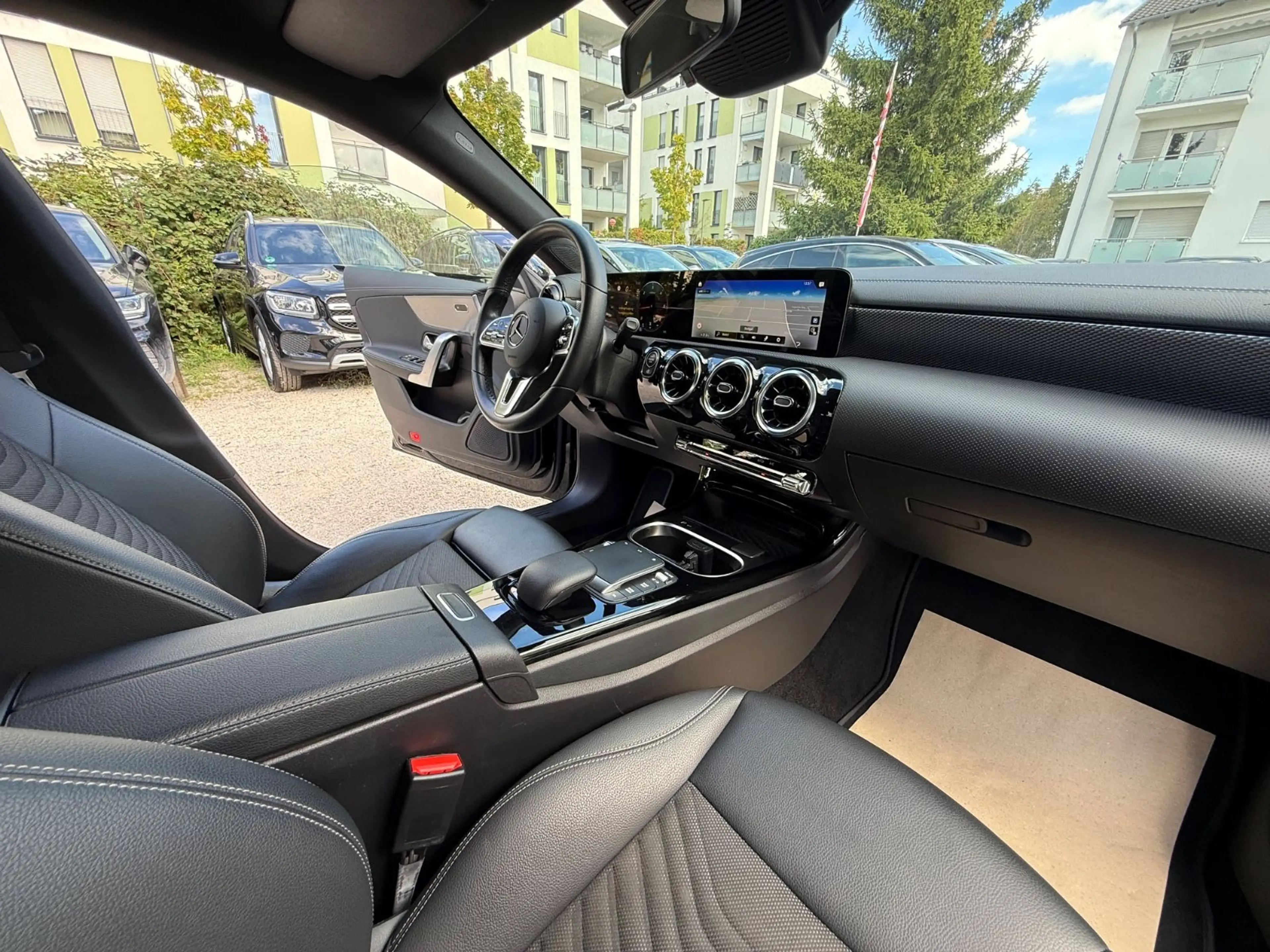 Mercedes-Benz CLA 200 CLA200d SB Night Kamera AHK Leder Widescreen — photo 12
