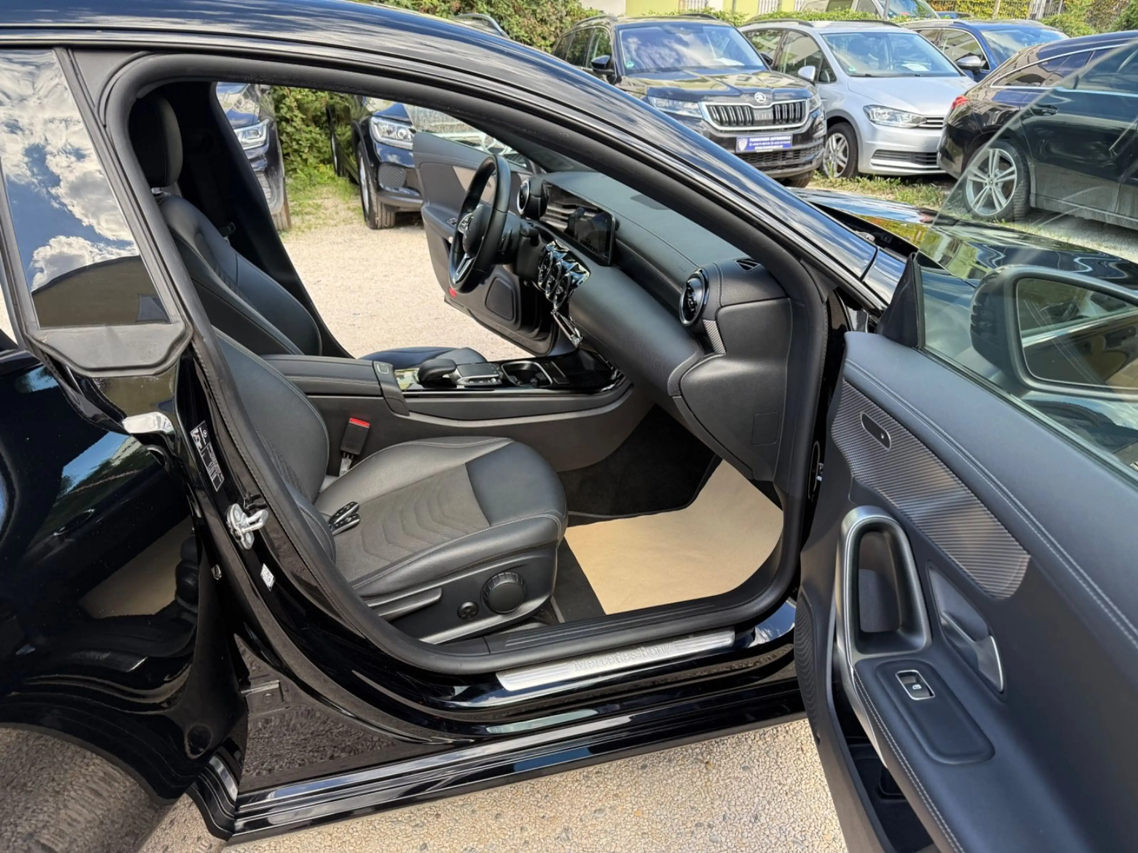 Mercedes-Benz CLA 200 CLA200d SB Night Kamera AHK Leder Widescreen — photo 13