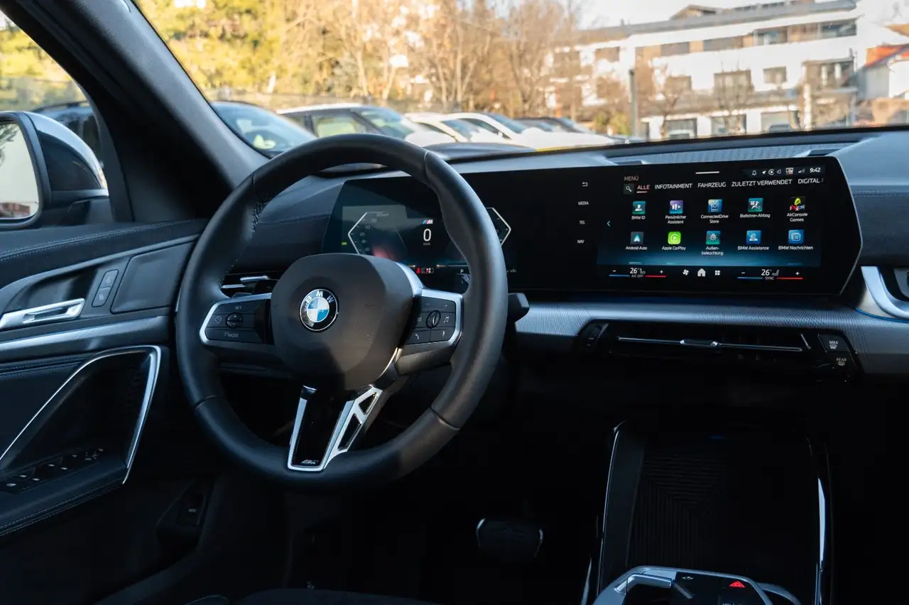BMW X2 18d sDrive M SPORT.PANO.SHZ.PARK.ASS 16