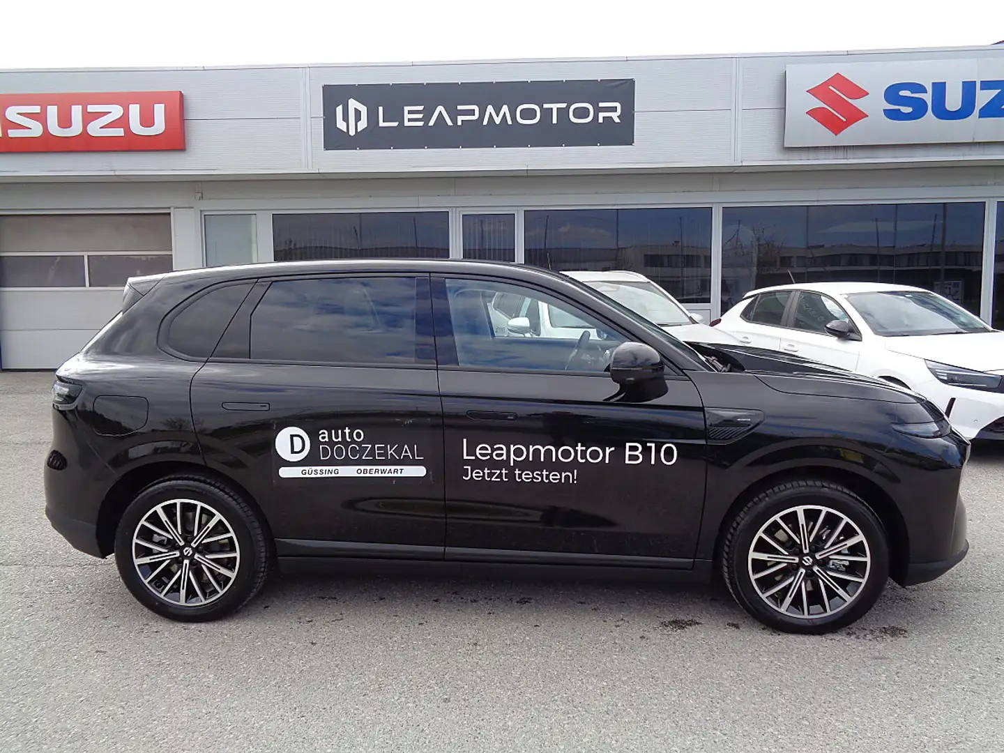 Leapmotor B10 67,1Wh Design Pro Max *0,99-%-LEASINGAKTION* Schwarz - 1