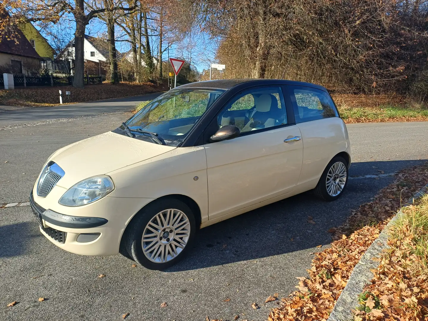 Lancia Ypsilon TÜV 12/2026//KLIMA//ZahnriemenNEU Gelb - 2