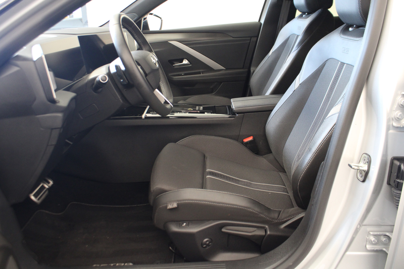 Opel Astra Sports Tourer 1.2 Turbo GS |Stoel\stuur verw.| — photo 13