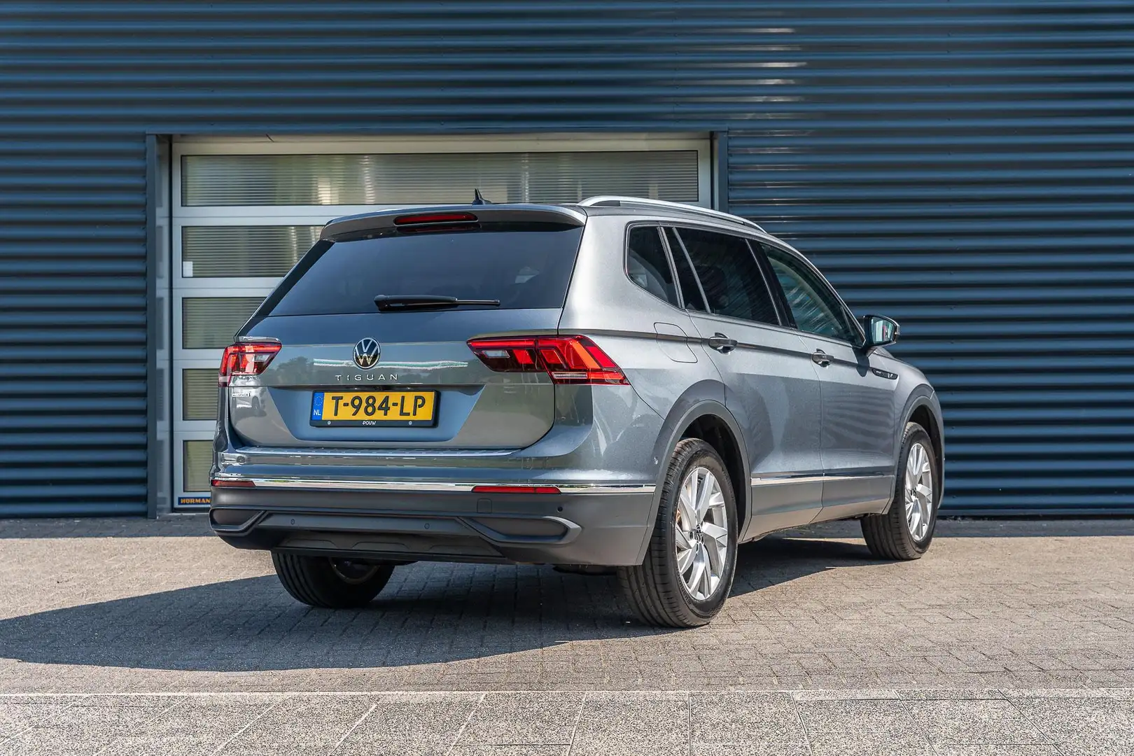Volkswagen Tiguan Allspace 1.5 TSI 150pk DSG7 Life Business 7-Zits | Trekhaak Grijs - 2