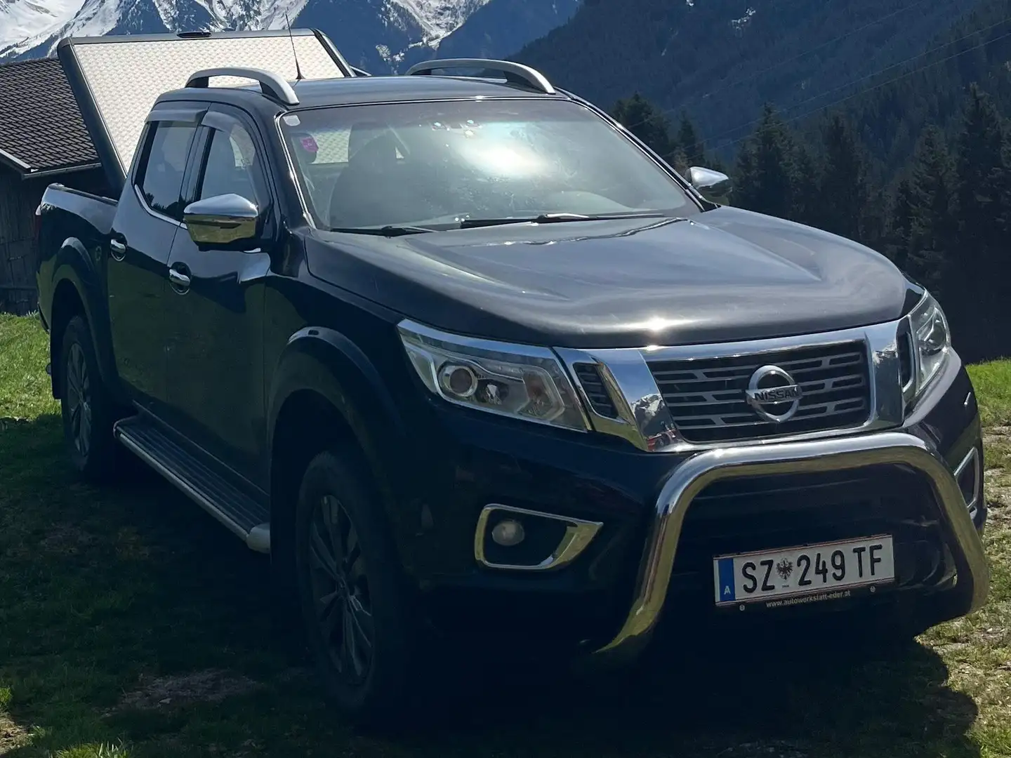 Nissan Navara Navara Double Cab 4x4 2,3 dCi Tekna Aut. Tekna Schwarz - 1