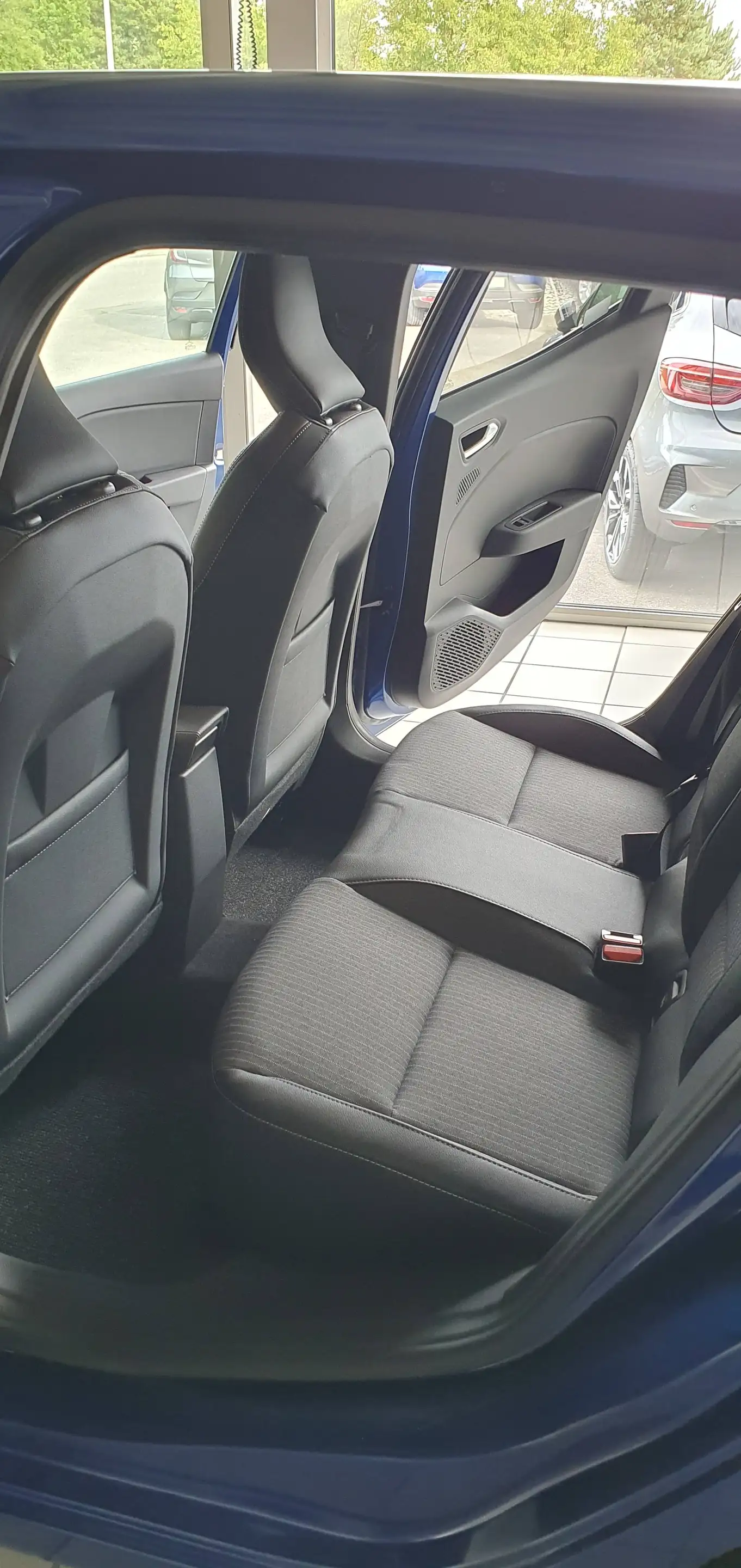 Mitsubishi Colt 1.0T EDITION NAVI/LED/SITZHEIZUNG/DAB+ — photo 8