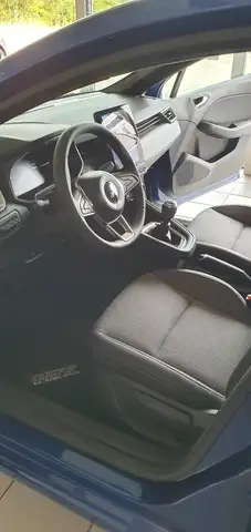 Mitsubishi Colt view 7