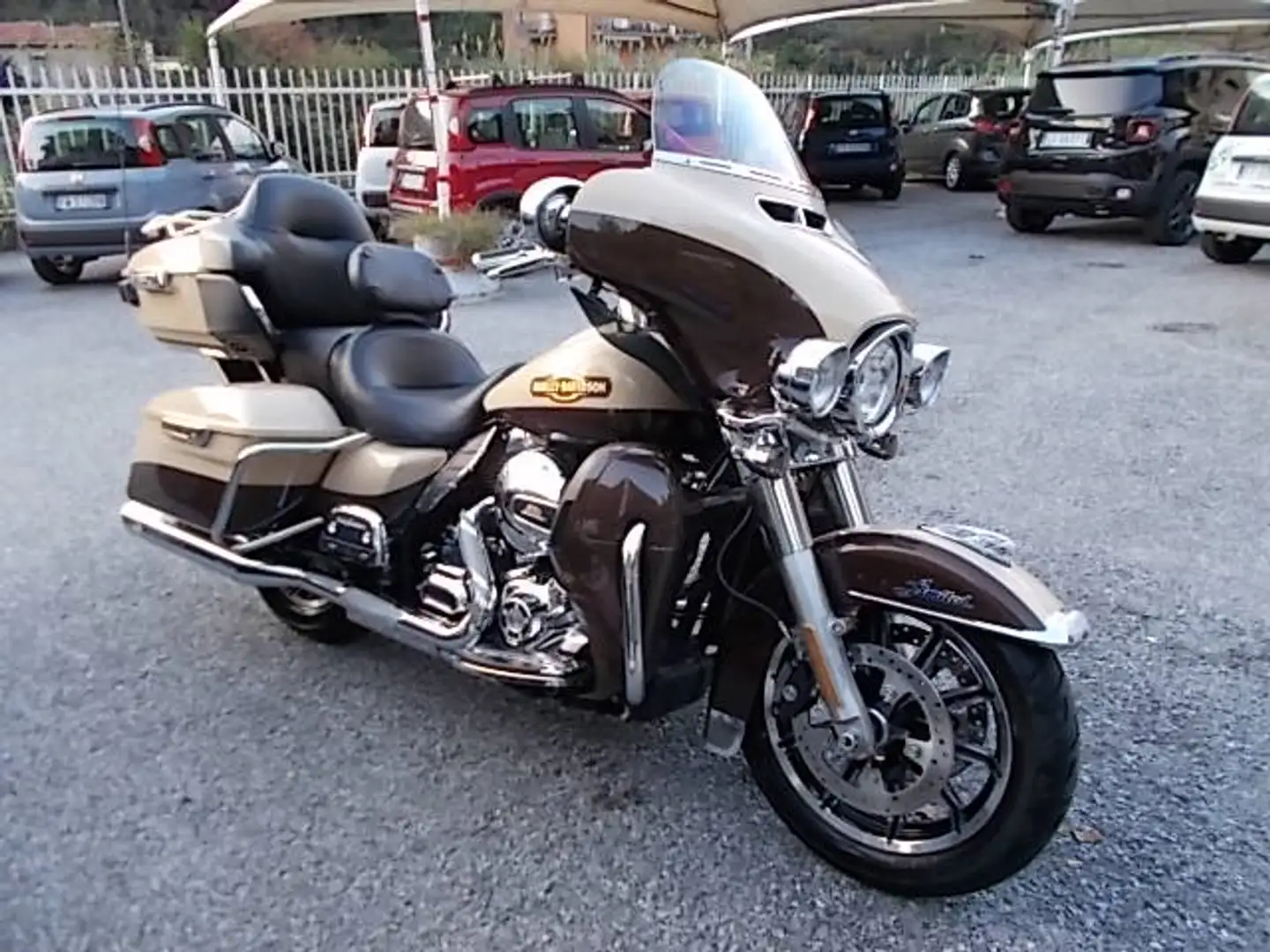 Harley-Davidson Electra Glide FLHTK  Ultra Limited ULTRA LIMITED bež - 1