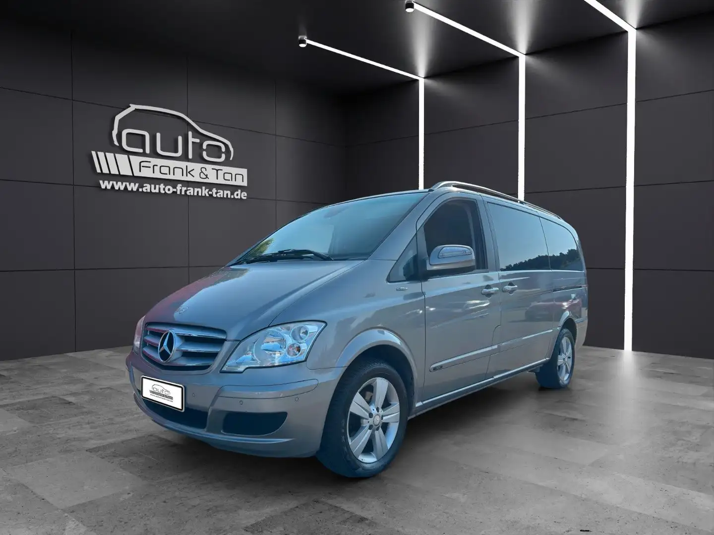 Mercedes-Benz Viano 2.2 CDI Trend Edition lang*Automatik* Argent - 1