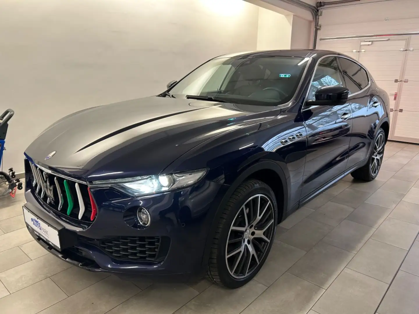 Maserati Levante 3.0 Q4 DIESEL *Panorama *360 Kamera * Blau - 1