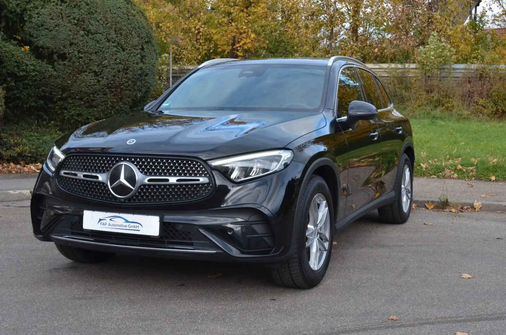 Mercedes-Benz GLC 220 d 4Matic AMG Line TOP Zustand Schwarz - 1
