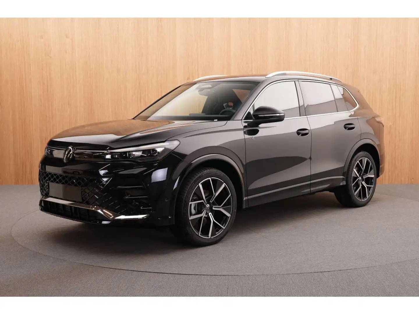 Volkswagen Tiguan R-Line 1.5 eTSI 110KW-150CV DSG7 - Attelage - Gara Zwart - 1