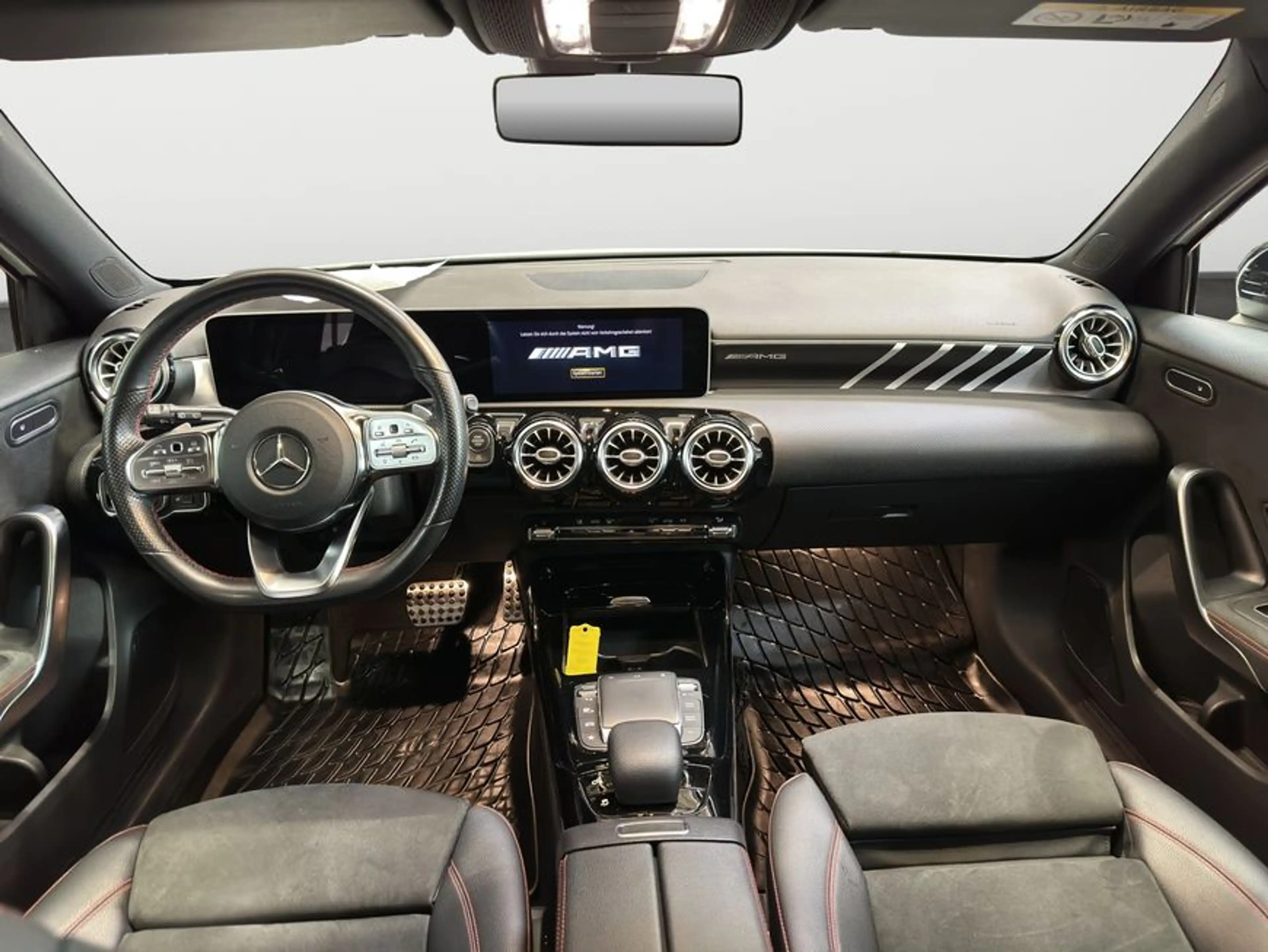 Mercedes-Benz A 35 AMG A-Klasse — photo 13