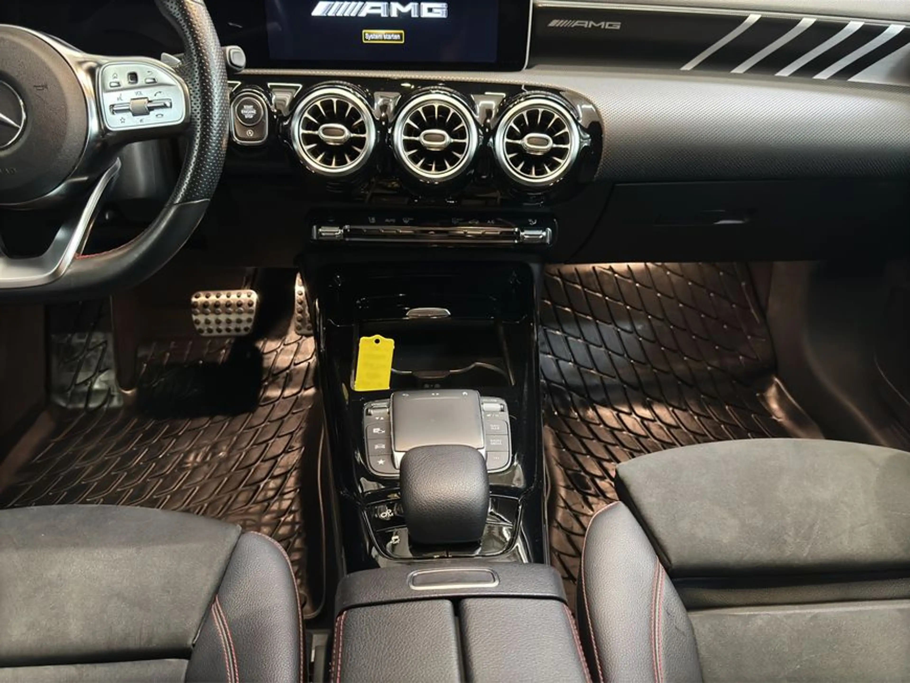 Mercedes-Benz A 35 AMG A-Klasse — photo 14
