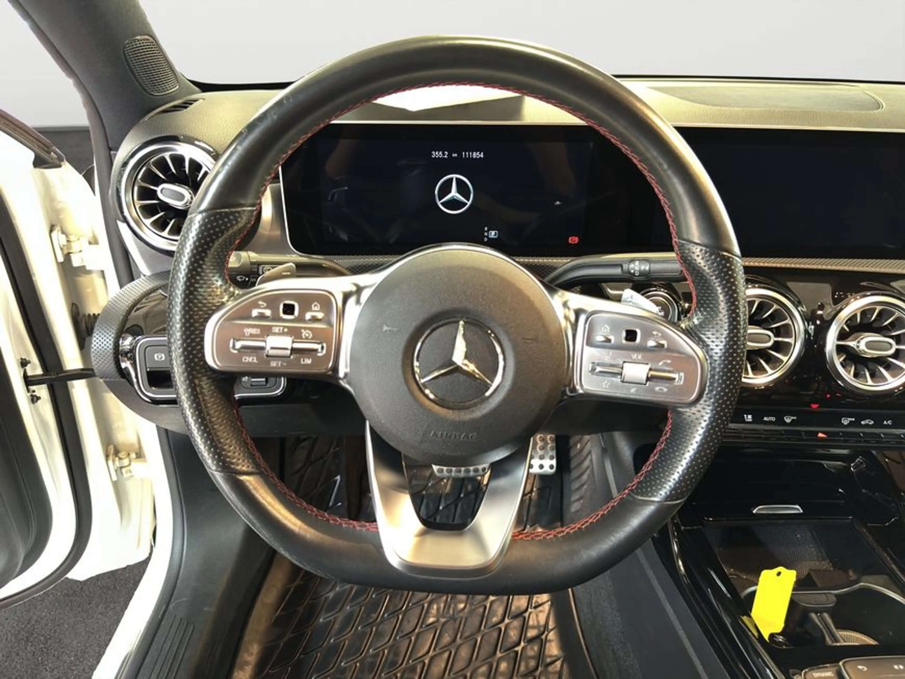 Mercedes-Benz A 35 AMG A-Klasse — photo 11