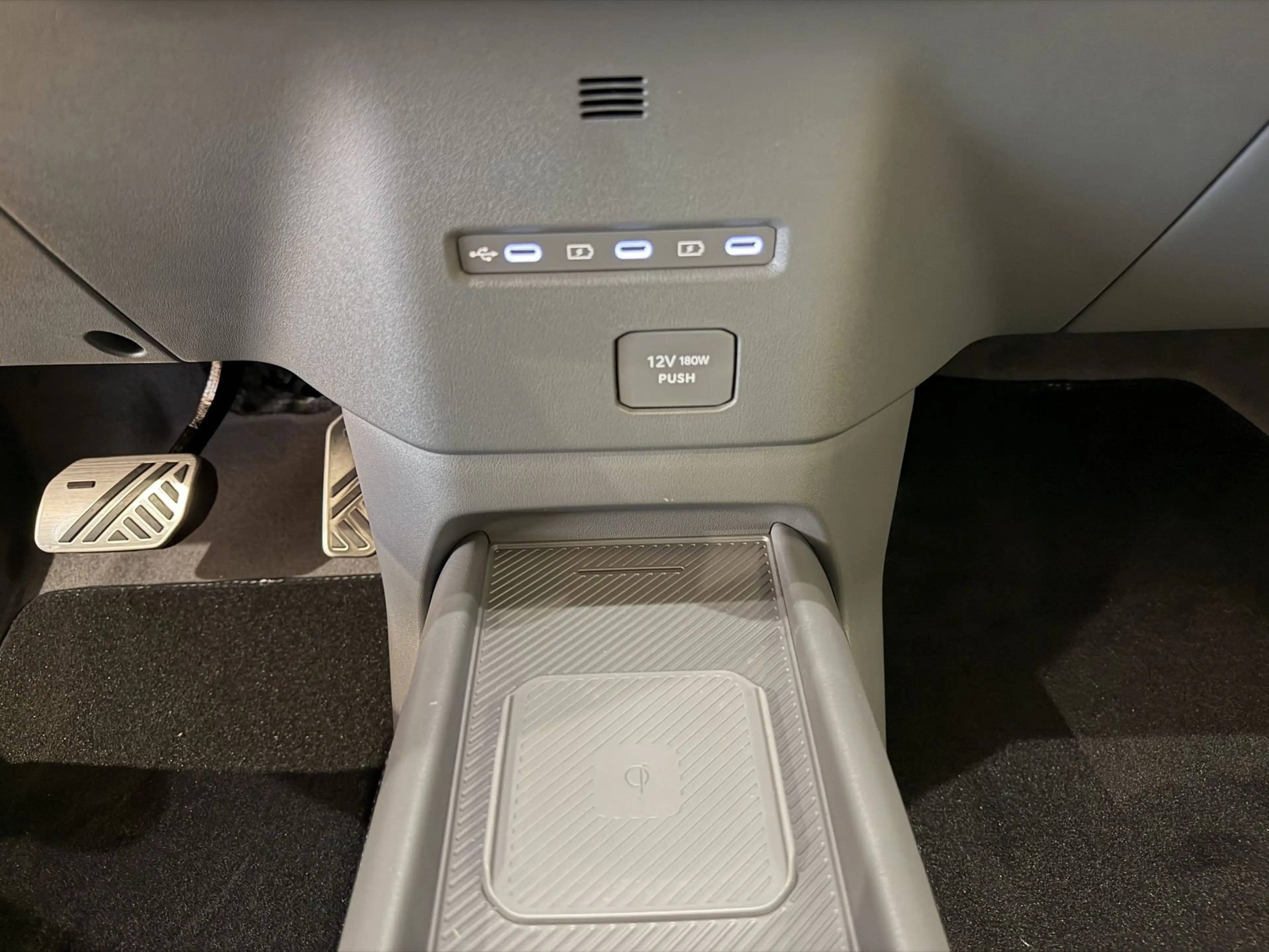Kia EV2 61 kWh GT Line — photo 15