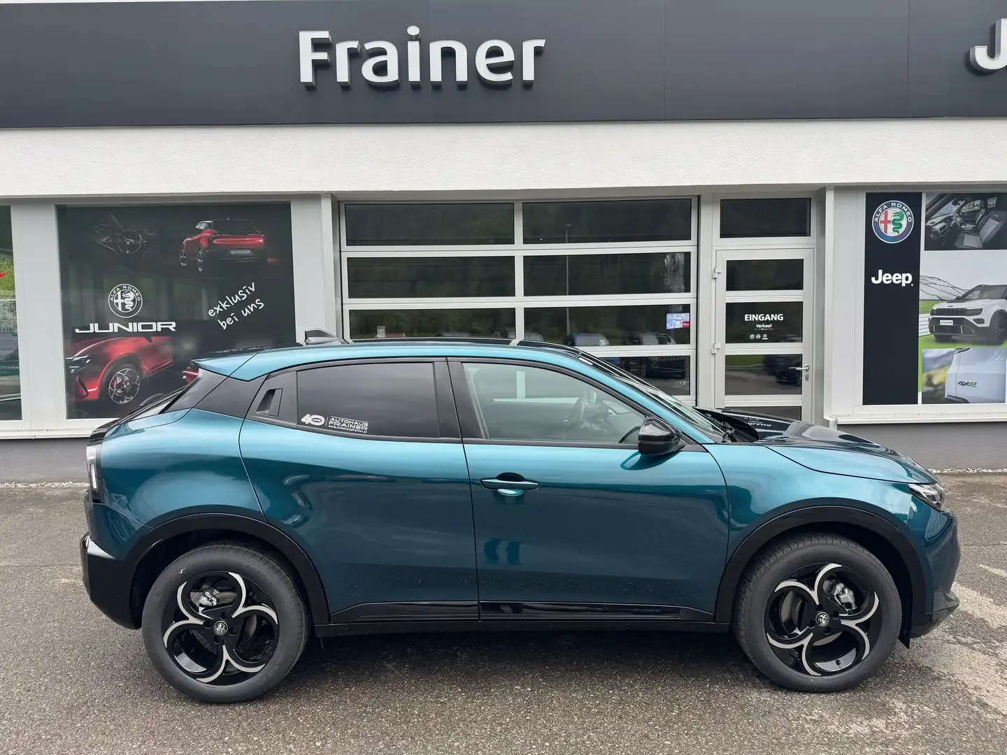 Alfa Romeo Junior Ibrida 1.2 MHEV e-DCT6 136PS Blau - 2