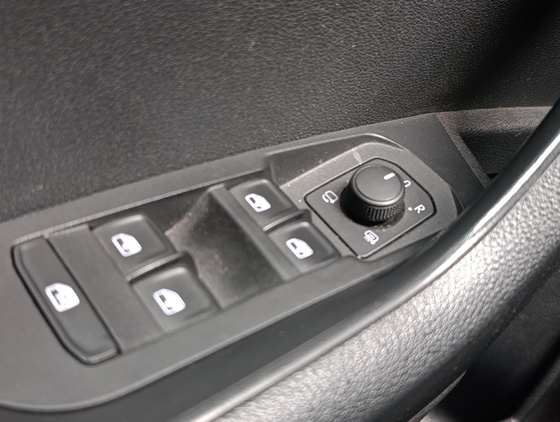 Skoda Karoq 1.5 TSI ACT Sportline Business — photo 32
