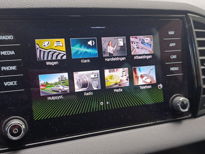 Skoda Karoq 1.5 TSI ACT Sportline Business — photo 37
