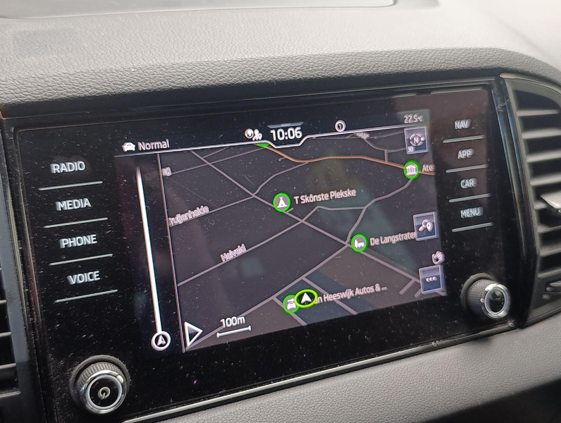 Skoda Karoq 1.5 TSI ACT Sportline Business — photo 34