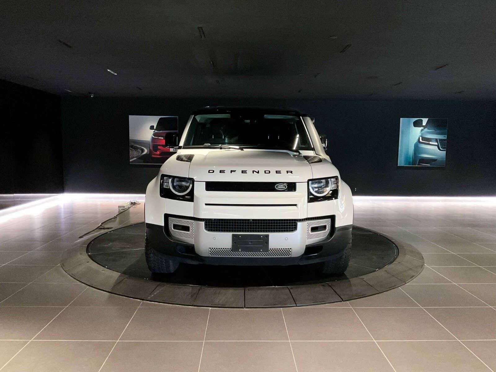 2023 Land Rover Defender S | Navigation | Bluetooth | Heated Seats | Heated alt 2