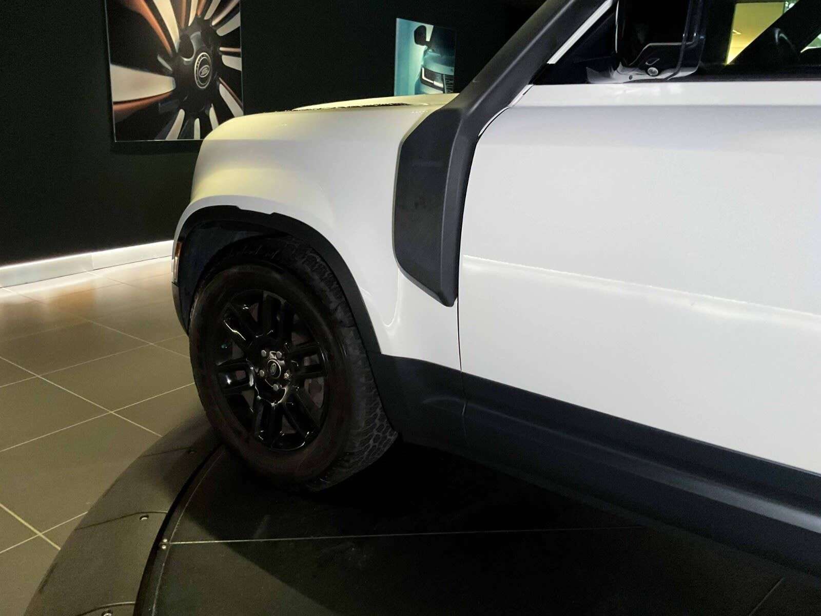 2023 Land Rover Defender S | Navigation | Bluetooth | Heated Seats | Heated thumb 9