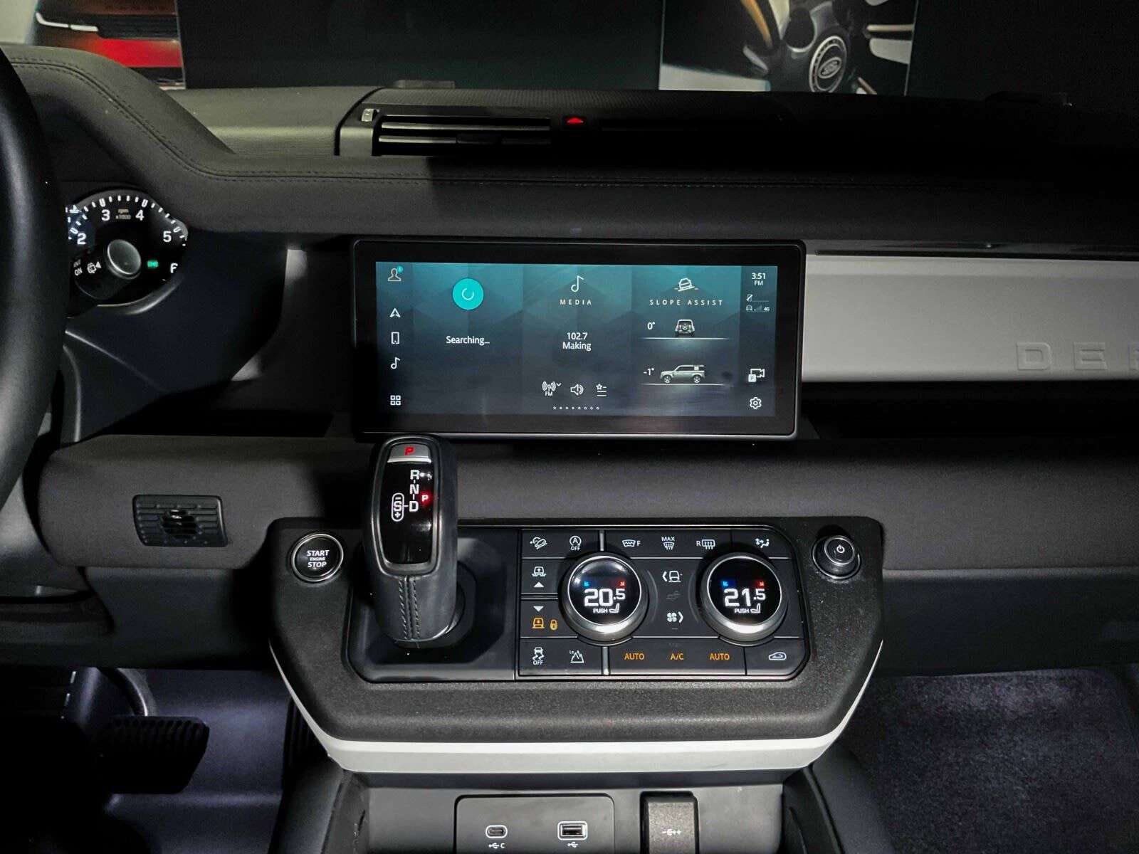 2023 Land Rover Defender S | Navigation | Bluetooth | Heated Seats | Heated thumb 17