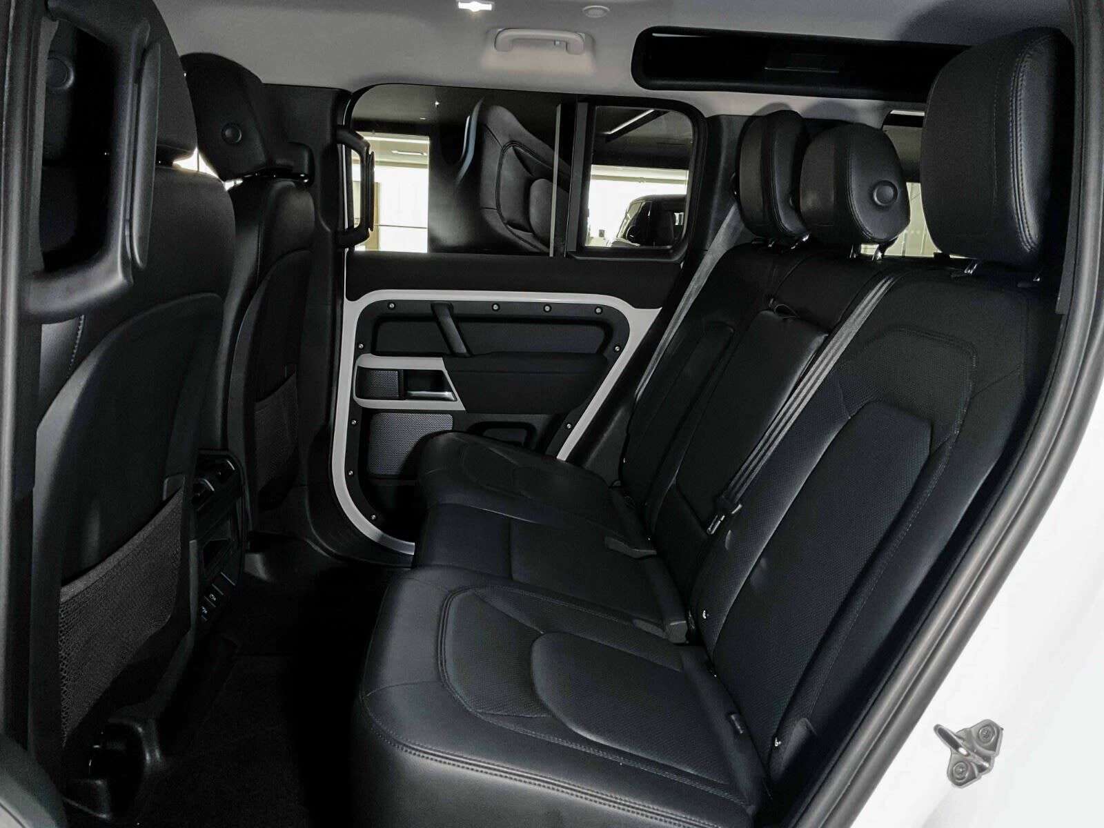 2023 Land Rover Defender S | Navigation | Bluetooth | Heated Seats | Heated thumb 20