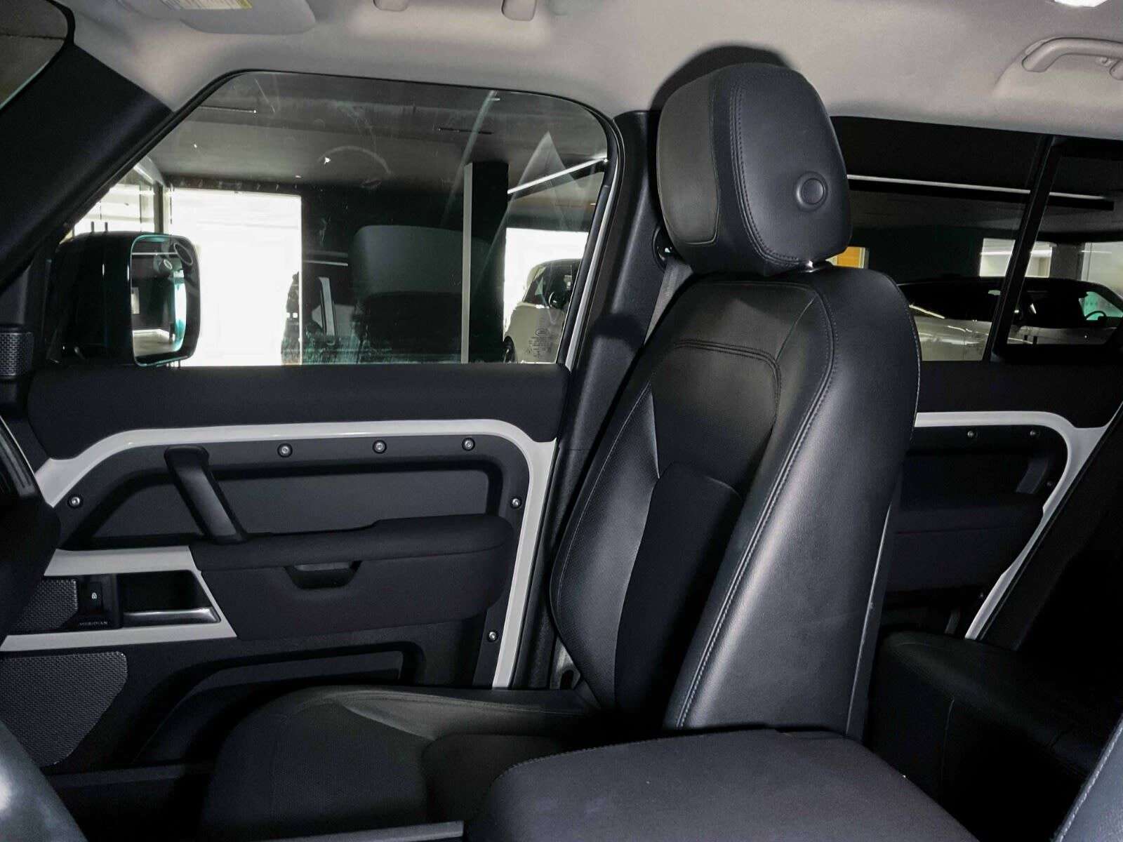 2023 Land Rover Defender S | Navigation | Bluetooth | Heated Seats | Heated thumb 19