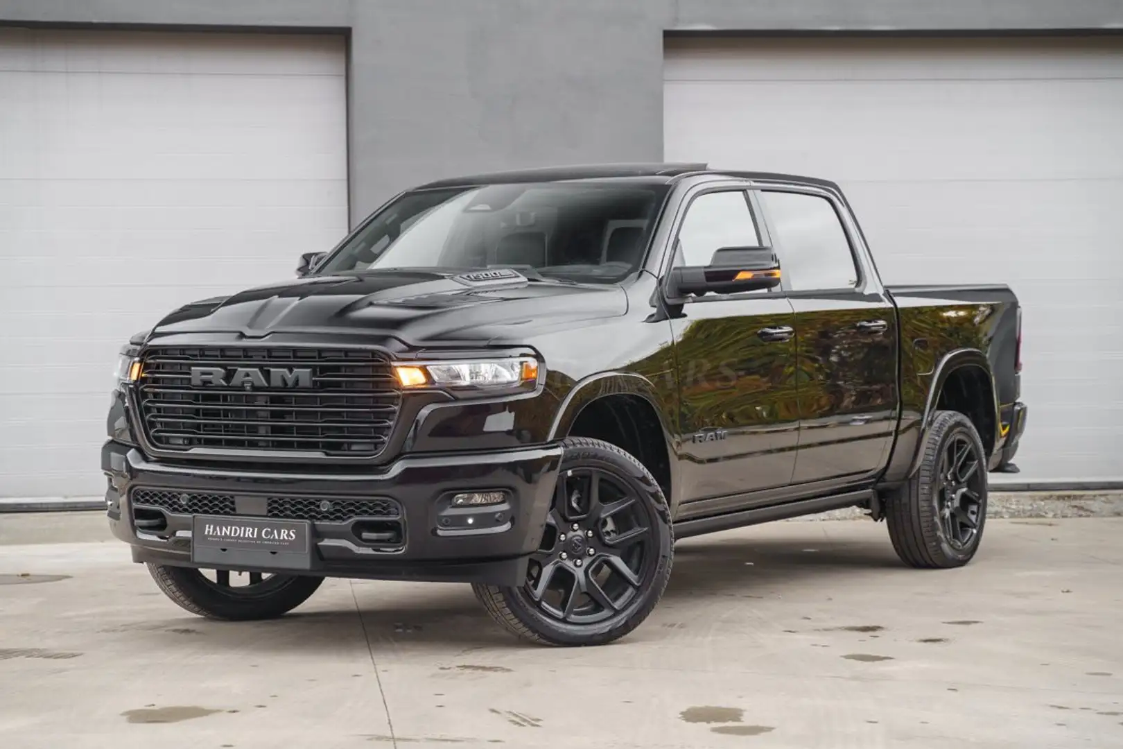 Dodge RAM 2025 Laramie Night Premium €70700 +MWK TAILGATE Zwart - 1