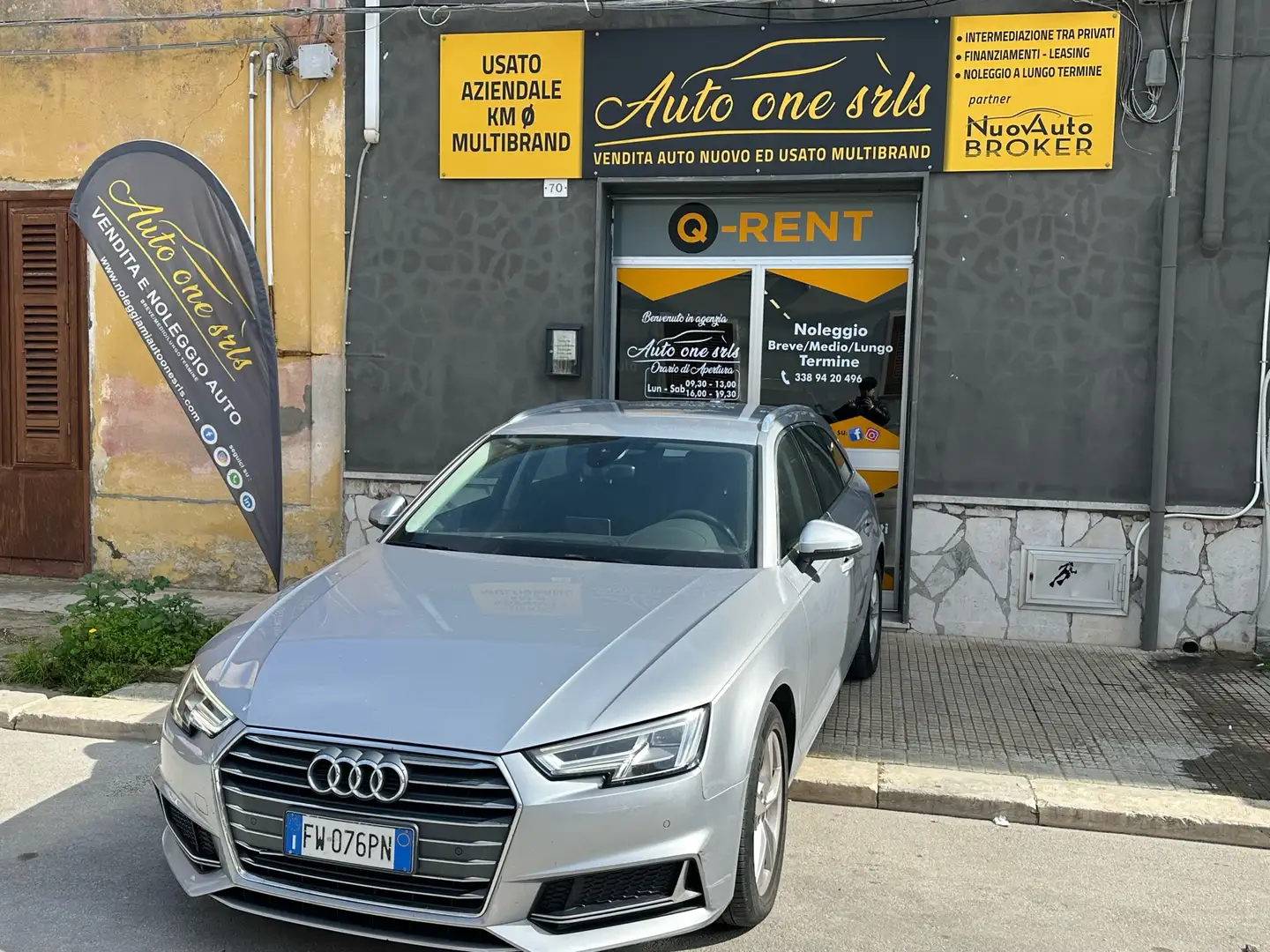 Audi A4 Avant 30 2.0 tdi Business Sport 122cv s-tronic Argento - 1