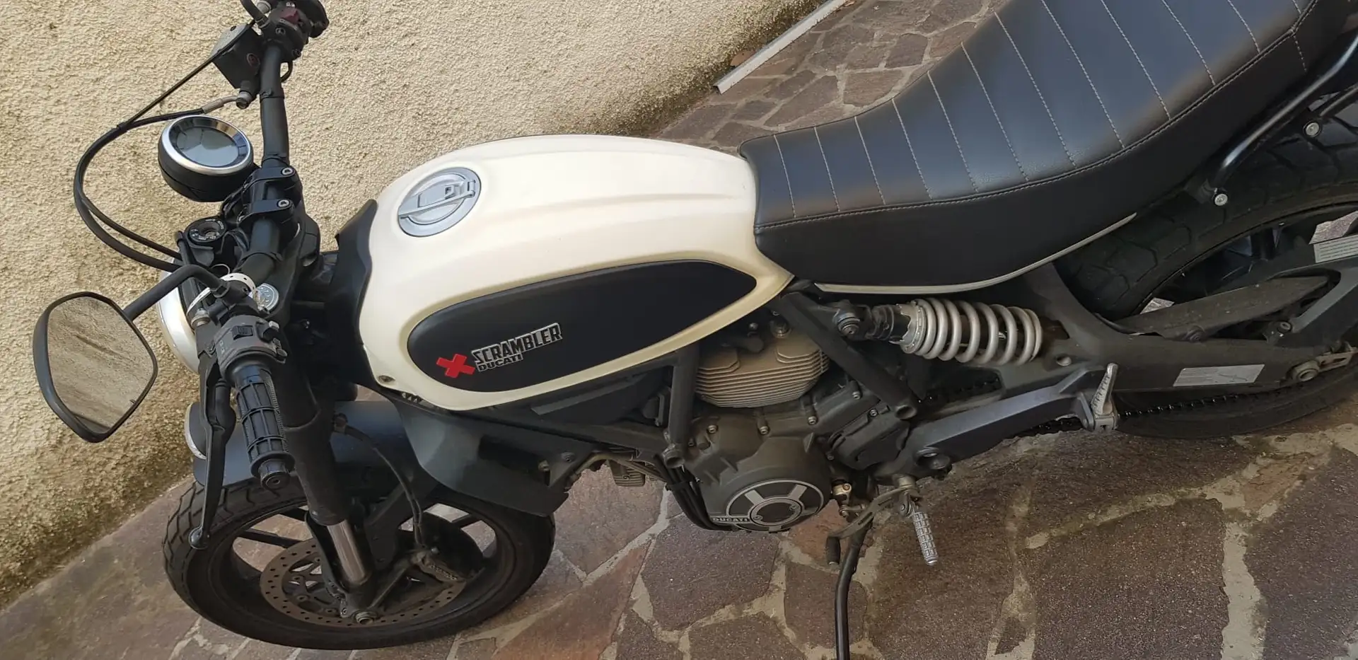 Ducati Scrambler Blanco - 1
