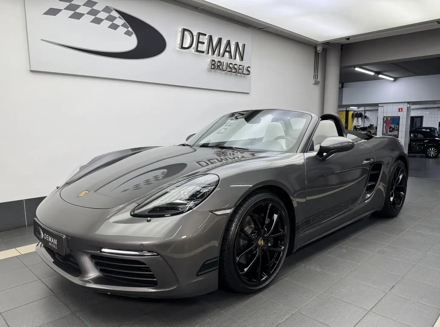 Porsche 718 Boxster Style Edition * PDK* BOSE* Chrono * ACC Grijs - 1