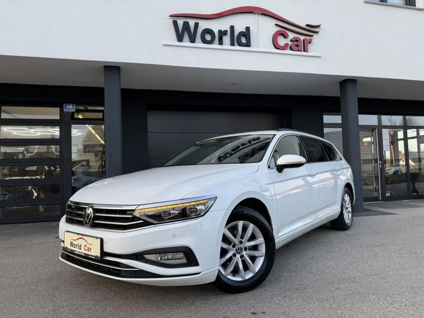 Volkswagen Passat Variant Business 1,5 TSI MATRIX-NAVI-ACC Weiß - 2