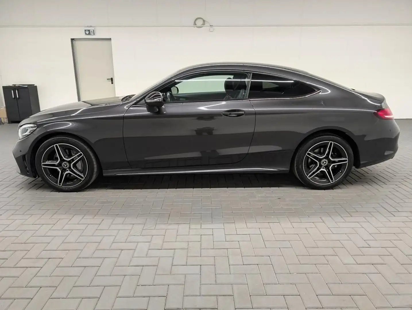 Mercedes-Benz C 180 Coupe AMG-Line LED/Kam/Navi/18-Zoll/CarPla Grau - 2