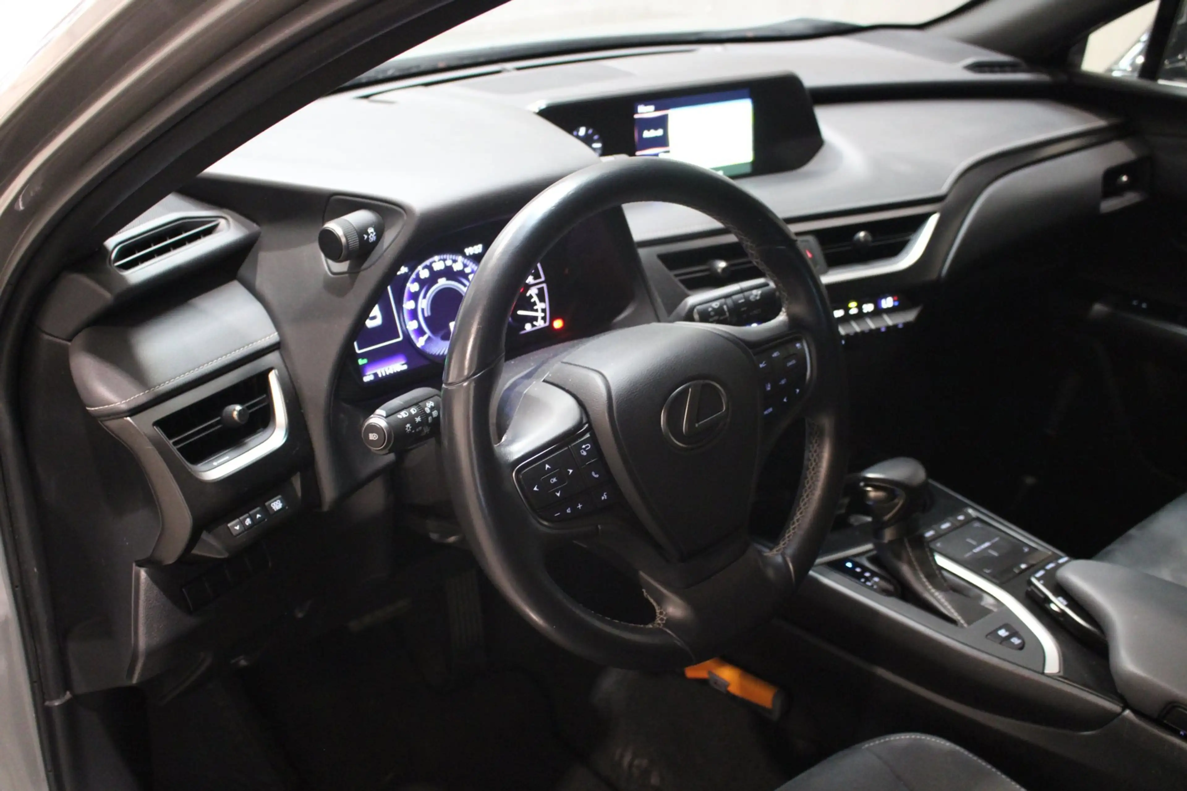 Lexus UX 250h First Edition Camera/Cruise/Prijs rijklaar incl 12 — photo 4