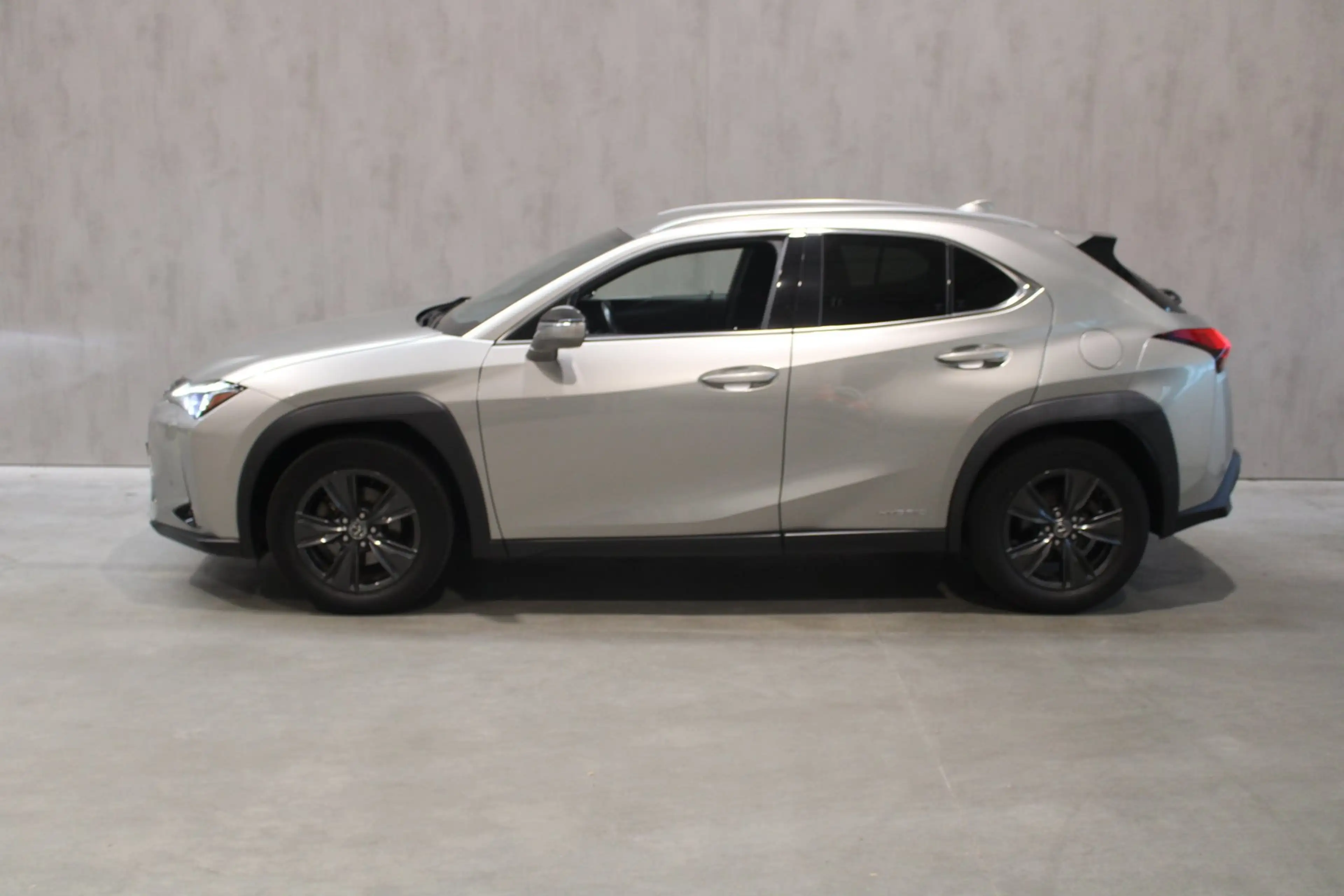 Lexus UX 250h First Edition Camera/Cruise/Prijs rijklaar incl 12 — photo 3