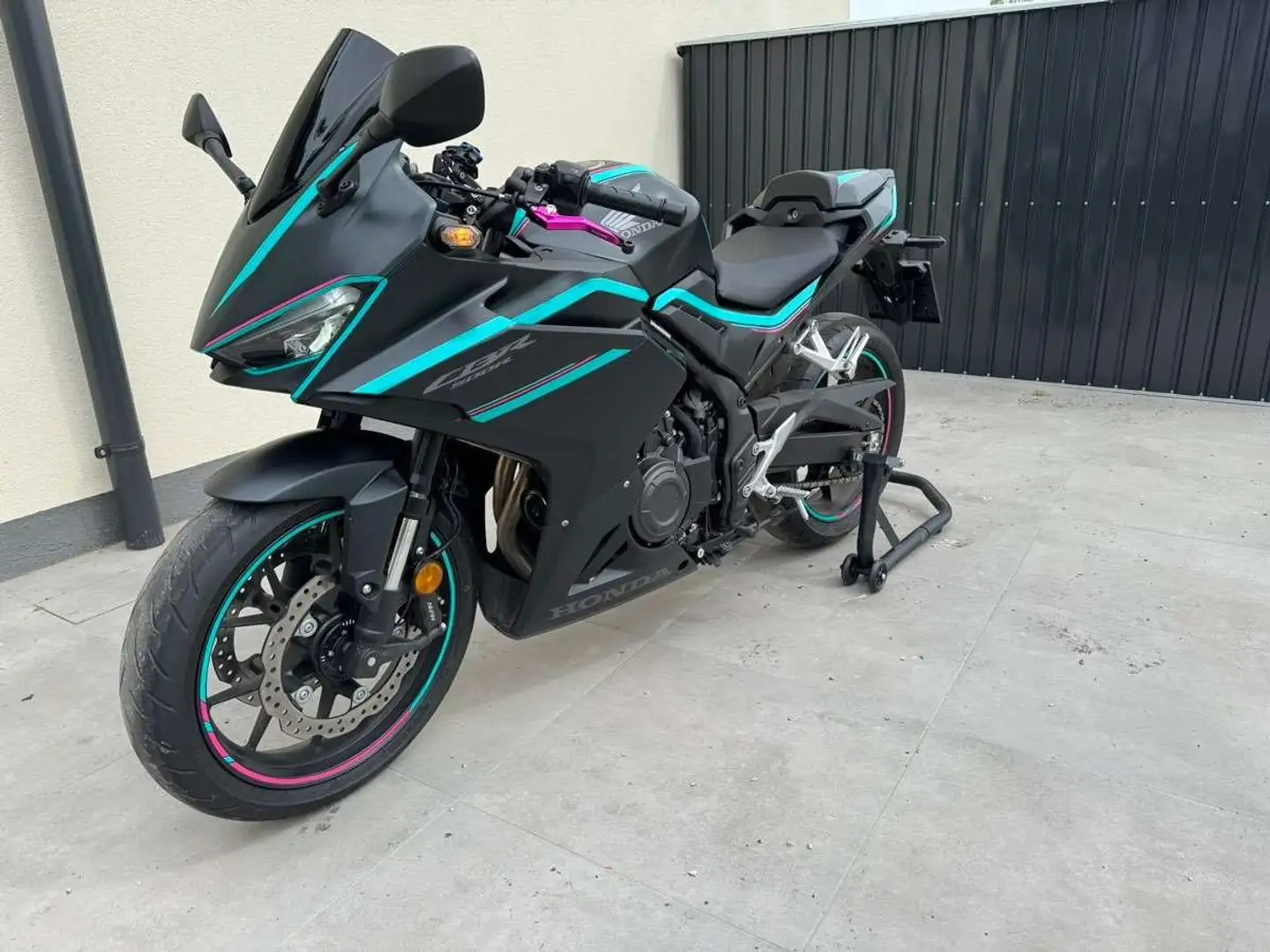 Honda CBR 500 R Schwarz - 1