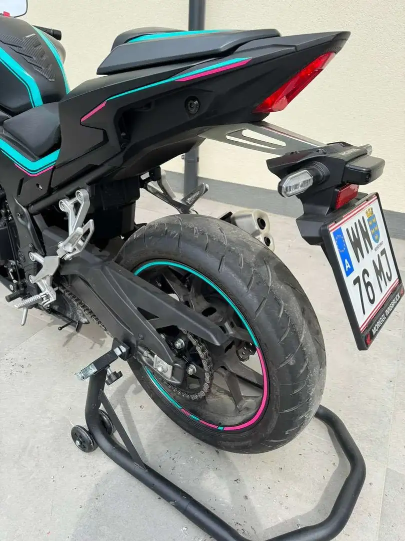 Honda CBR 500 R Schwarz - 2